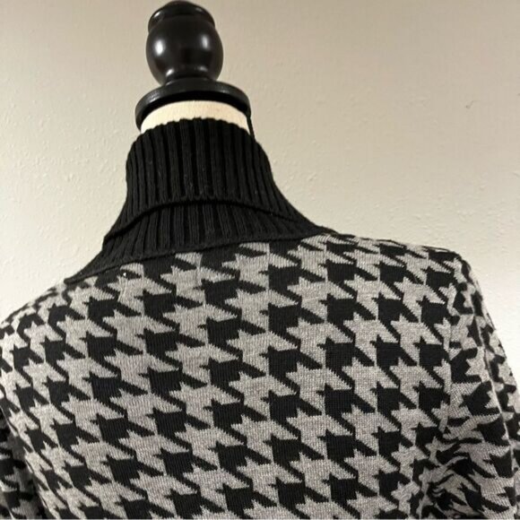 Calvin Klein v-neck houndstooth print sweater dress - Picture 6 of 12